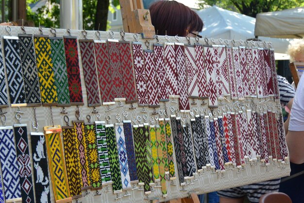 Stoisko z haftami na targach